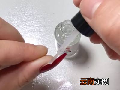 指甲胶水用什么溶解
