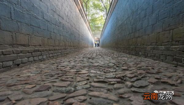 六尺巷讲的什么道理 六尺巷告诉我们一个什么道理