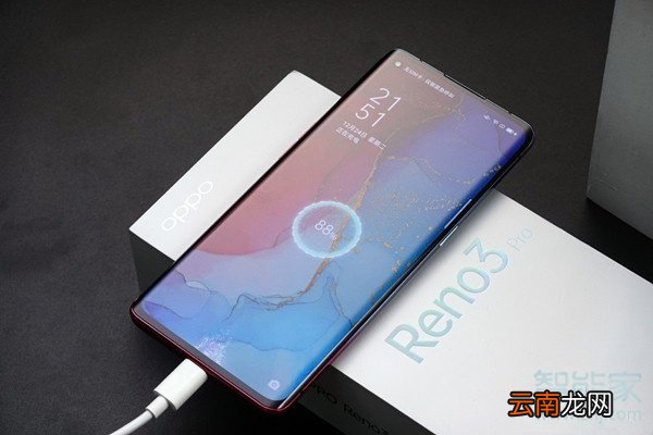 OPPO Reno3带指示灯吗