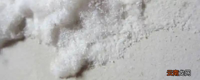 墙上的白霜是硝吗