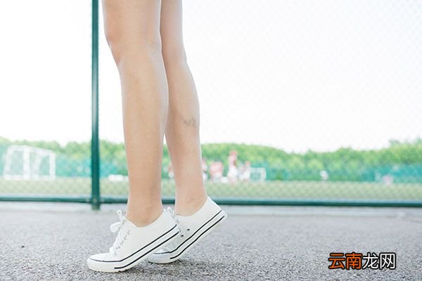 帆布鞋小了挤脚怎么办 帆布鞋夹脚怎么解决