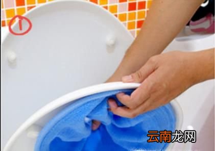 马桶垫怎么套?