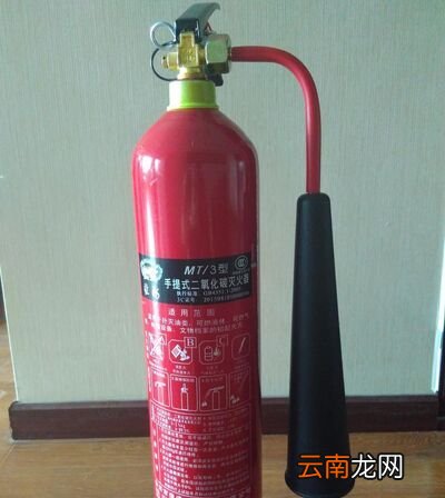 电器着火时，可以使用哪些类型的灭火器？