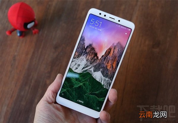 红米5怎么装卡/插卡?红米5手机SIM卡安装教程