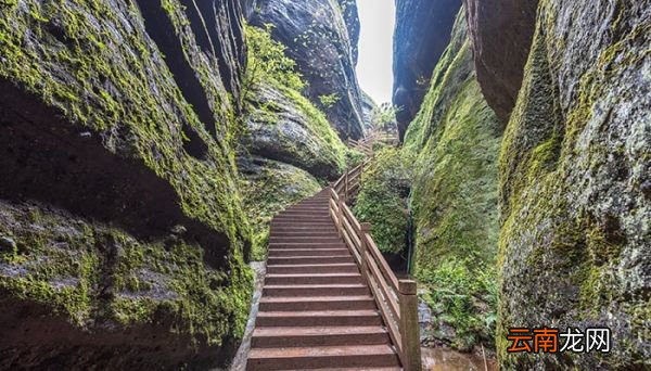 梵净山坐索道后还要爬多久 梵净山坐索道后还要爬多久到山顶