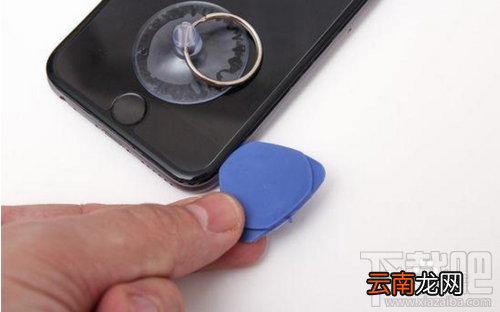 手机换电池自己能换吗？怎么自己更换iPhone电池？