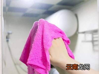 镜子上的污垢怎样清理干净