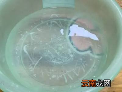 飘窗上有水珠怎么解决