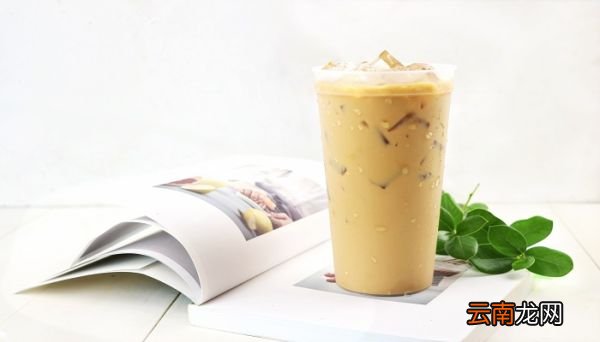 朋友圈秋天的第一杯奶茶什么意思 朋友圈秋天的第一杯奶茶是什么意思