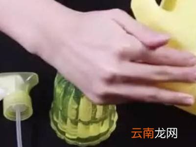门上的小广告胶用什么才能清理掉