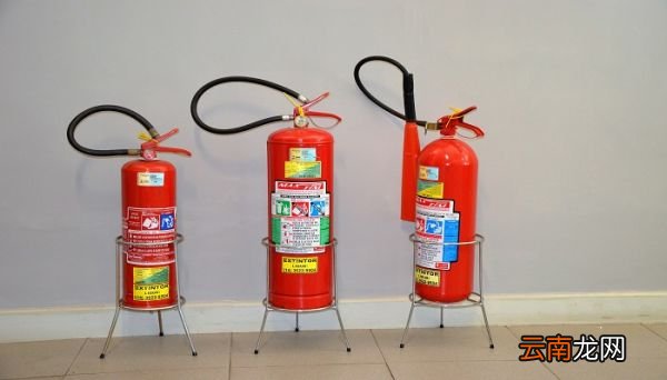 泡沫灭火器适用于 泡沫灭火器是什么