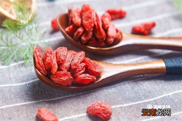 枸杞生吃的功效与作用 枸杞生吃有哪些功效与作用