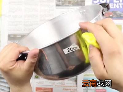 新买的不锈钢盆子上的贴纸怎么去除