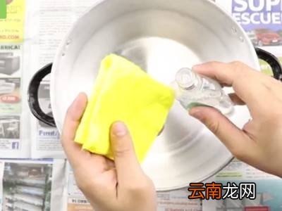 新买的不锈钢盆子上的贴纸怎么去除
