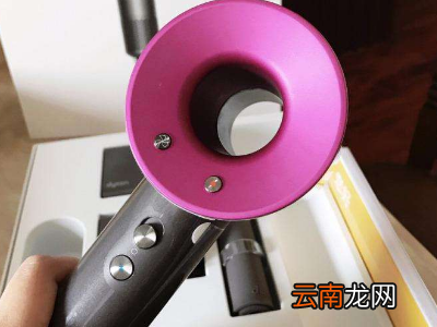 塑料盒上的标签胶怎样才能清除干净