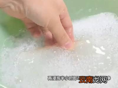 浅颜色的手机壳脏了怎么清理