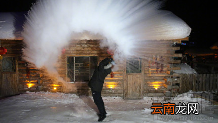 泼水成冰视频怎么拍？泼水成冰视频拍摄方法