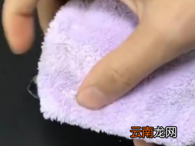 皮鞋上有油漆怎么除掉
