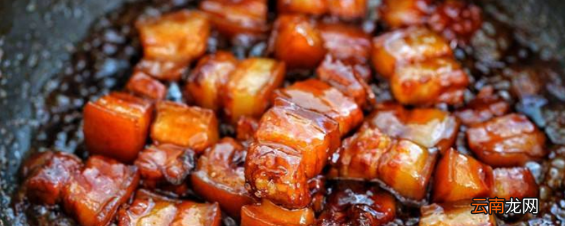 红烧肉炒糖色用水还是油