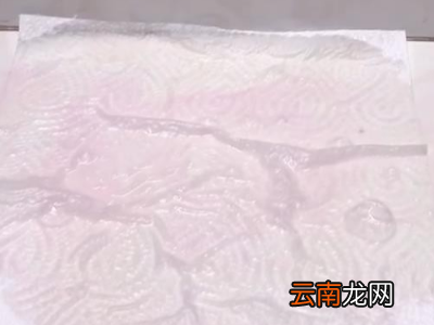 黑色染发剂弄到地板砖上怎么洗掉