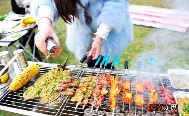 野外烧烤需要准备什么东西