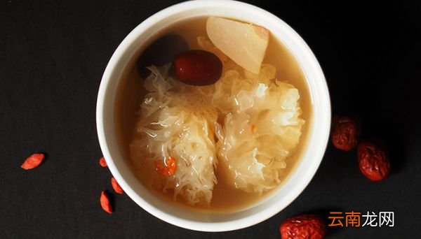 炖银耳炖太久的危害 食用炖银耳炖有什么危害