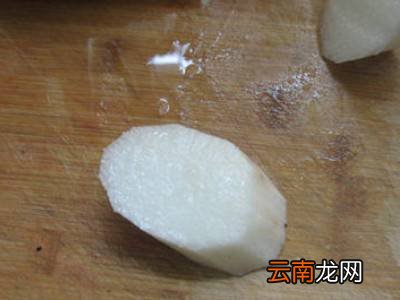 山药切菱形片怎么切