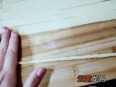 搓麻花的手法步骤