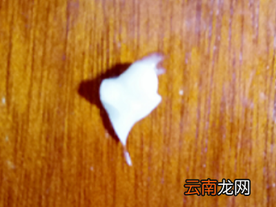 贴贴纸贴在桌子上怎么撕掉