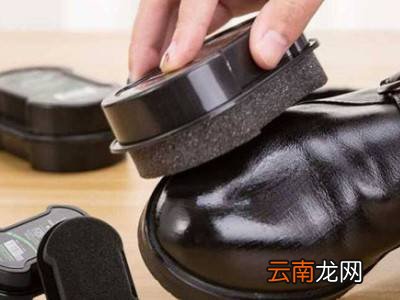 酒精擦皮鞋皮子白了怎么办