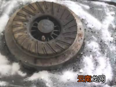煤气灶怎么清理油污