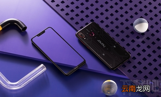 小米8SE和荣耀Play有什么区别，哪个好，更值得买？