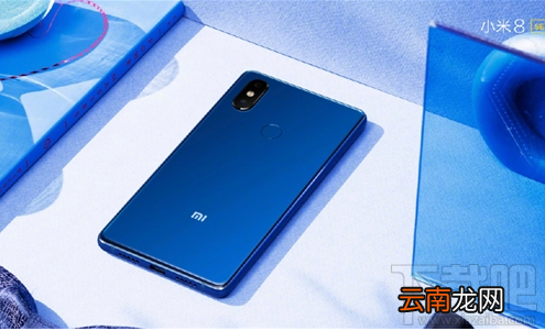 小米8SE和荣耀Play有什么区别，哪个好，更值得买？