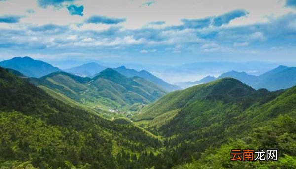 青山不老的意思是什么在课文中实际上指什么 课文题目青山不老的意思是什么实际上指什么