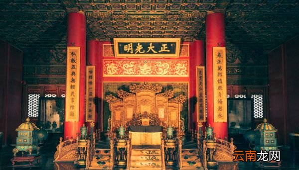 卫鞅亡魏入秦孝公以为相的翻译 卫鞅亡魏入秦孝公以为相的译文
