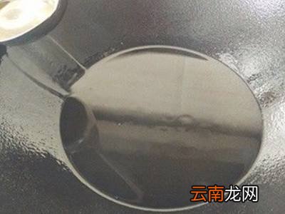 新铸铁锅第一次用怎么处理