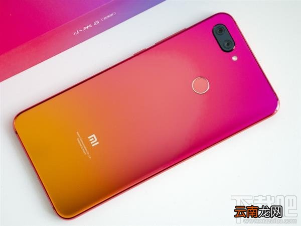 小米8青春版和小米8se的区别对比，哪个好？