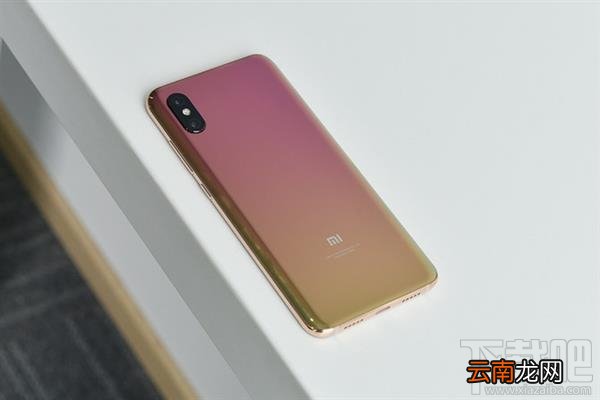 小米8屏幕指纹版和小米8有什么区别，哪个好？