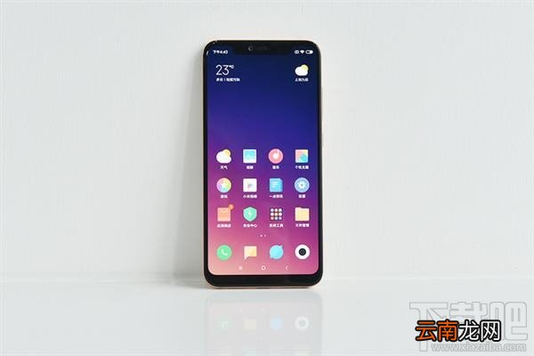 小米8屏幕指纹版和小米8有什么区别，哪个好？