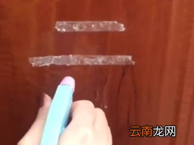 铜门上的双面胶怎么去除