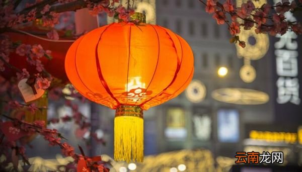灯笼一文的线索是什么 灯笼全文以什么为线索