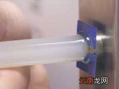 钥匙断在锁芯里怎么办