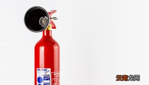 二氧化碳灭火器会冻伤手指吗 二氧化碳灭火器会冻伤手指么