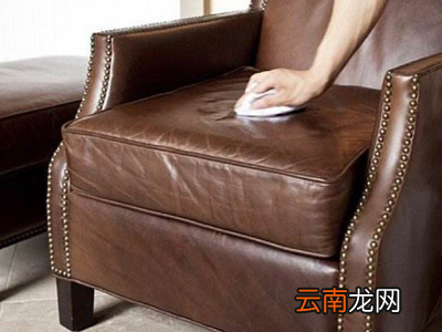 染发剂弄到皮沙发上怎么洗掉