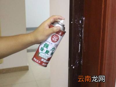 怎么去玻璃胶留下的胶