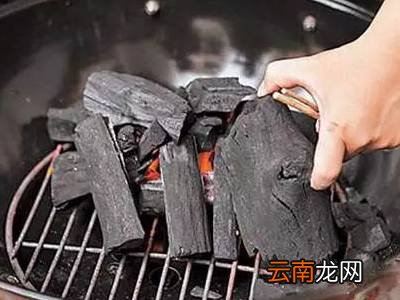 烧烤架怎么生火