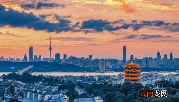 十首关于黄鹤楼的诗 十首关于黄鹤楼的诗句