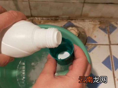 白卫衣发黄怎么洗才能洗白