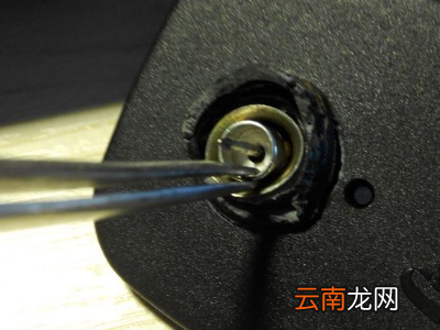 磁铁扣怎么取下来