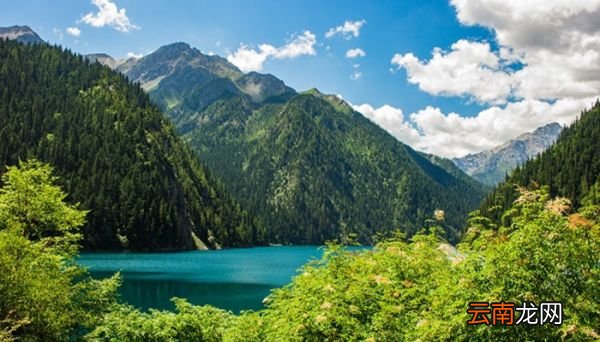 九寨沟在哪个省份 九寨沟在哪个省份哪个瀑布